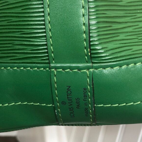 LOUIS VUITTON Green Epi Leather Noe GM Drawstring Bucket Shoulder Bag RARE VTG - Picture 9 of 17